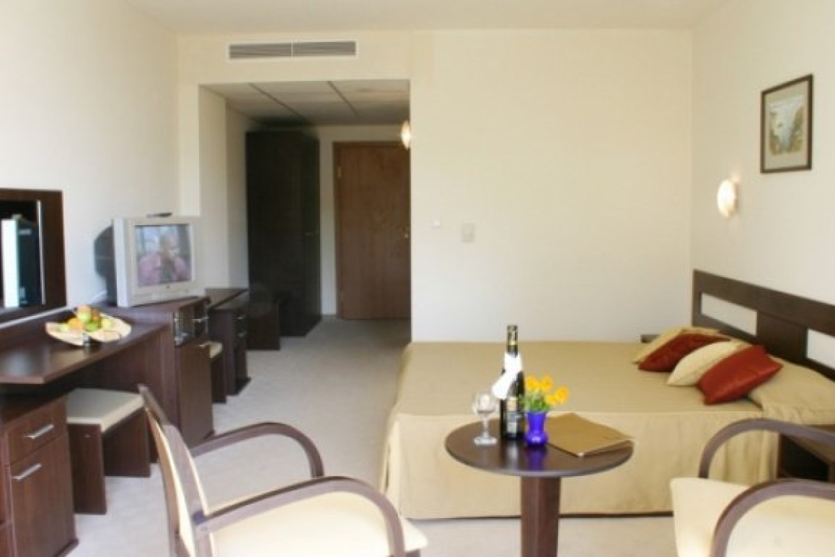SUN PALACE CLUB HOTEL