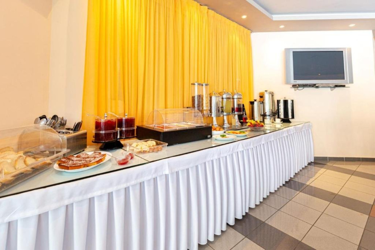 Green Bay Hotel