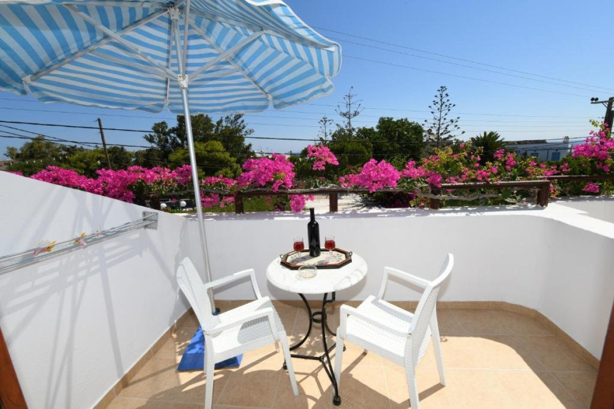 Sunflower Hotel Santorini (Kamari)