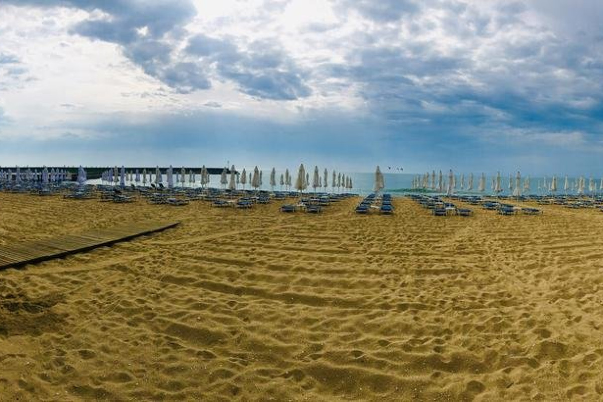 Berlin Golden Beach