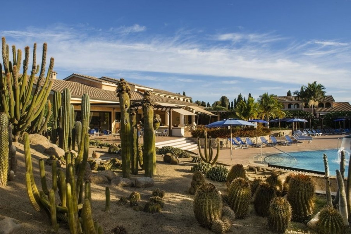 Lantana Resort