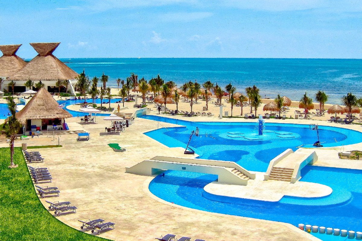 Bluebay Grand Esmeralda