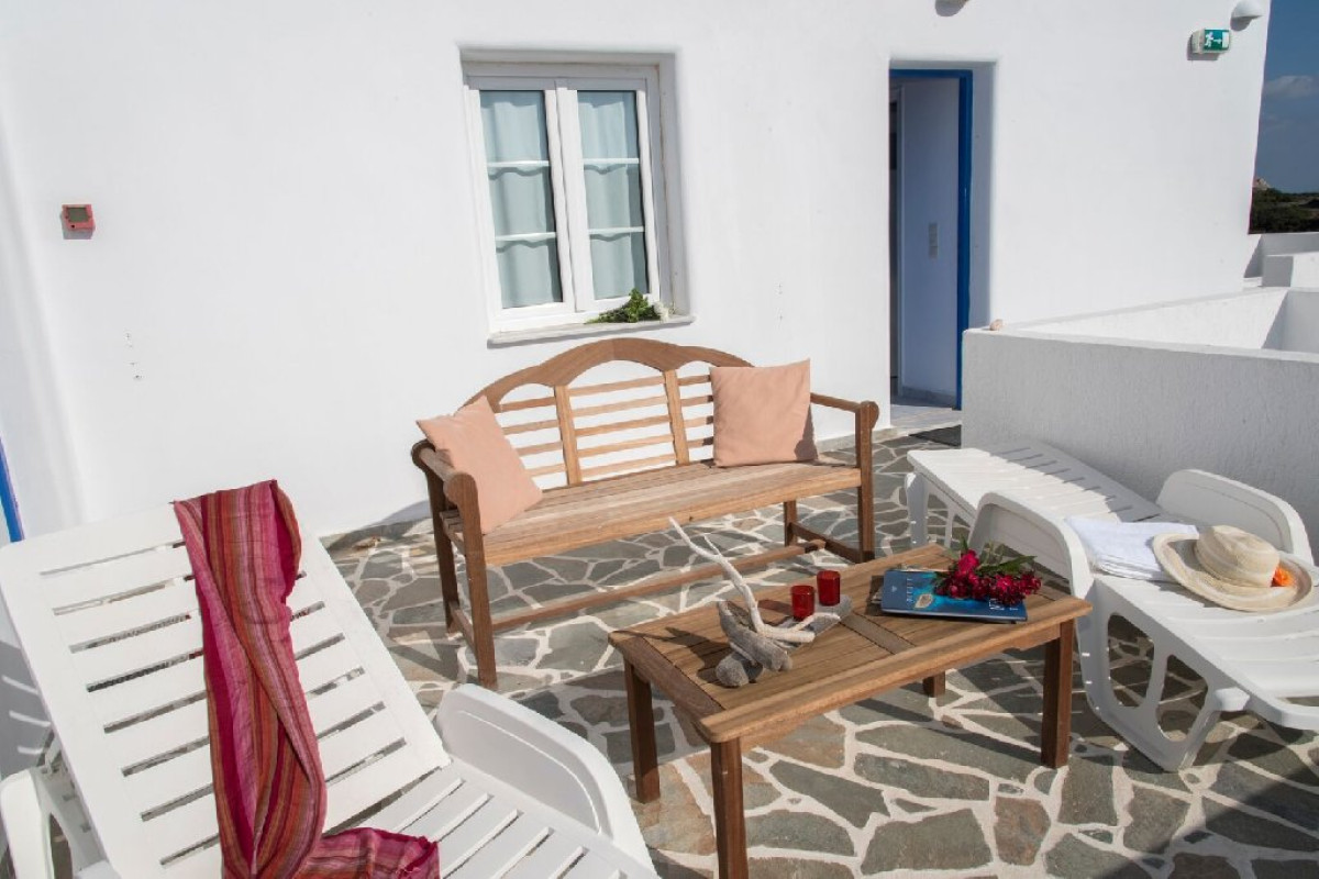 Polyegos View - Pollonia (Milos)