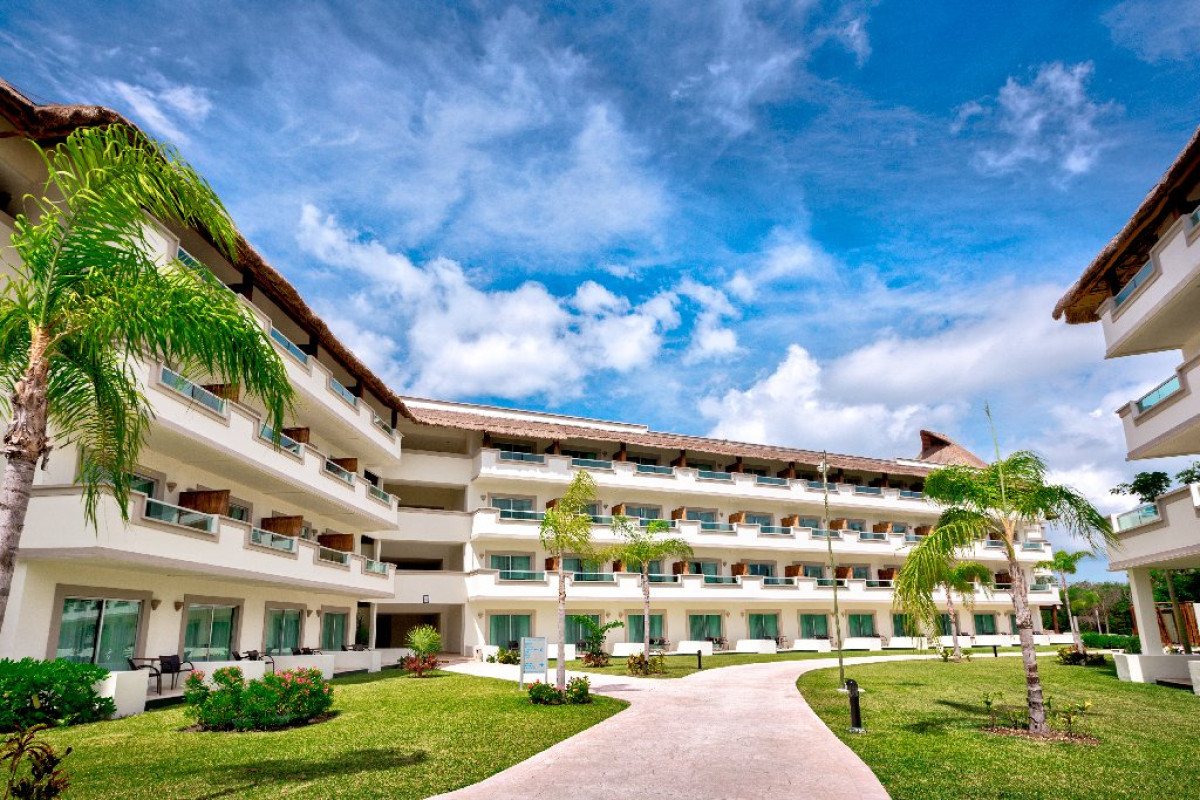 Bluebay Grand Esmeralda