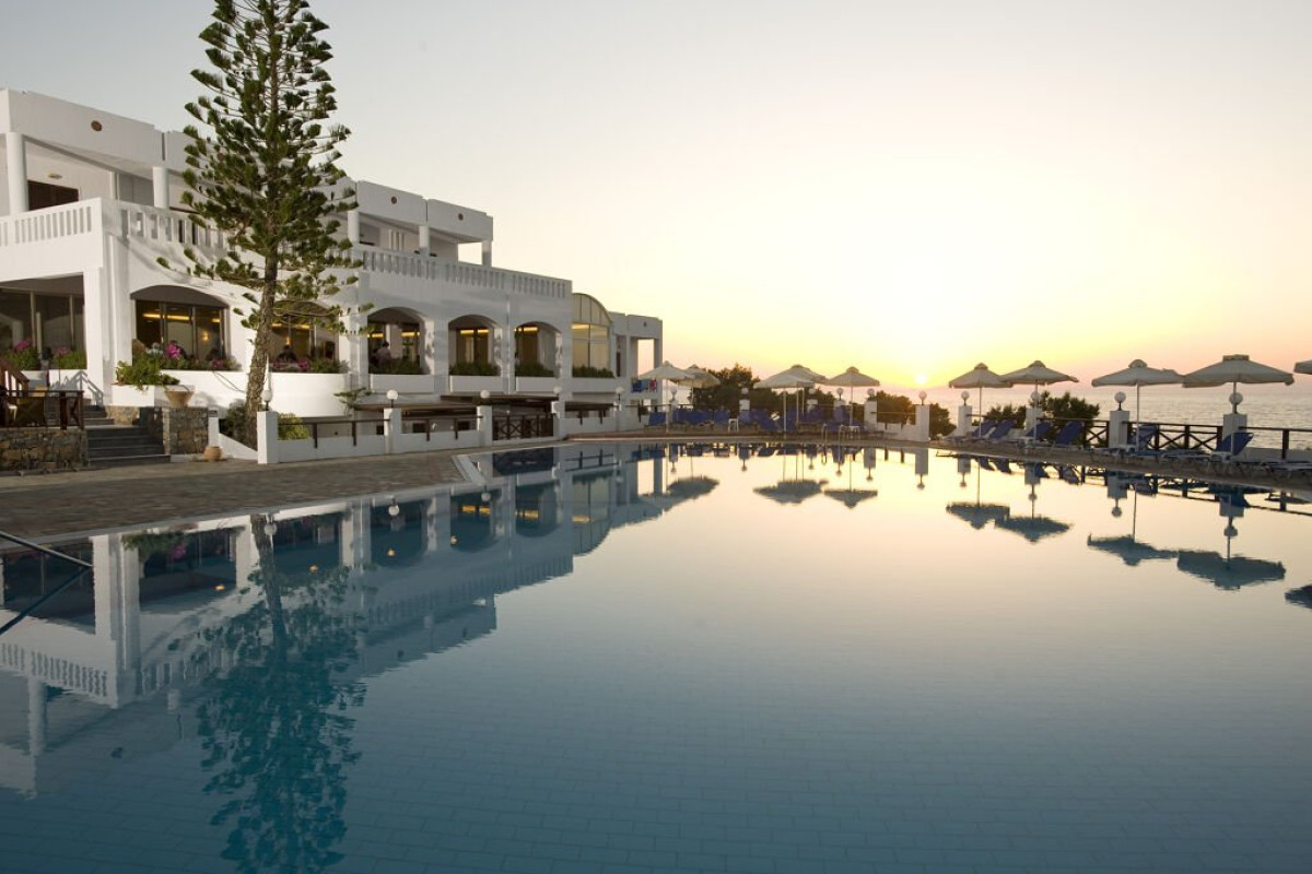 Maritimo Beach Hotel