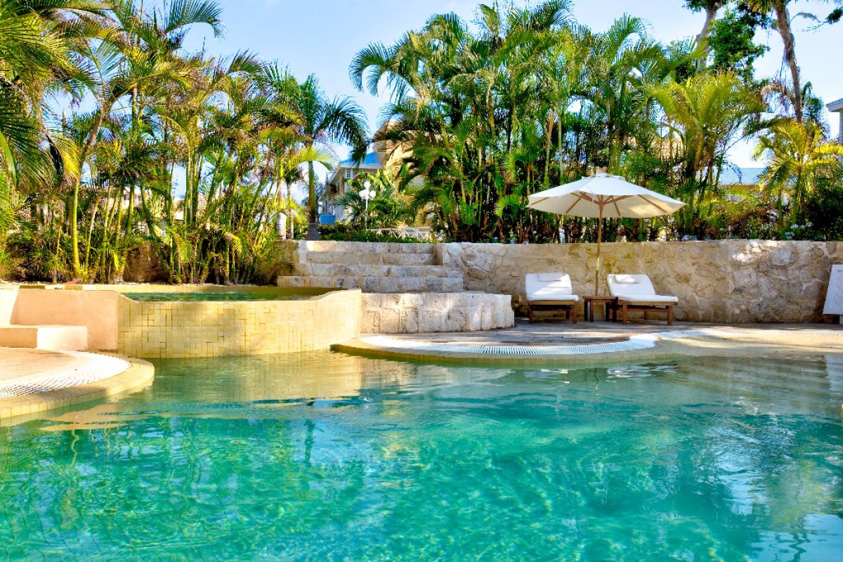 Royal Hideaway Playacar