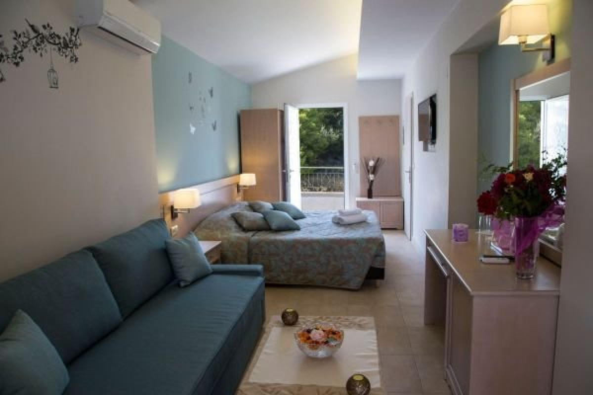 TOLON HOLIDAYS - TOLO