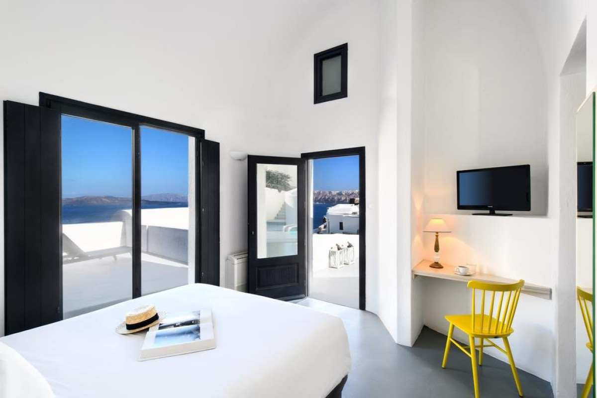 Ambassador Aegean Luxury Hotel Suites (Akrotiri - Santorini)