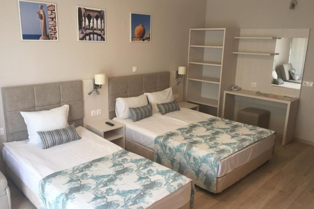 Helios Hotel