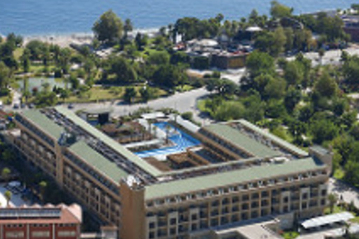 CRYSTAL DE LUXE RESORT