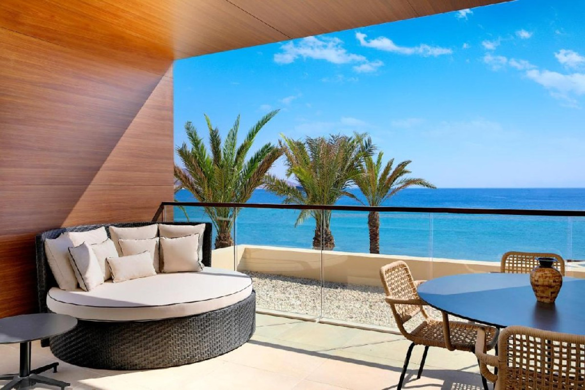 Al Manara Luxury Hotel
