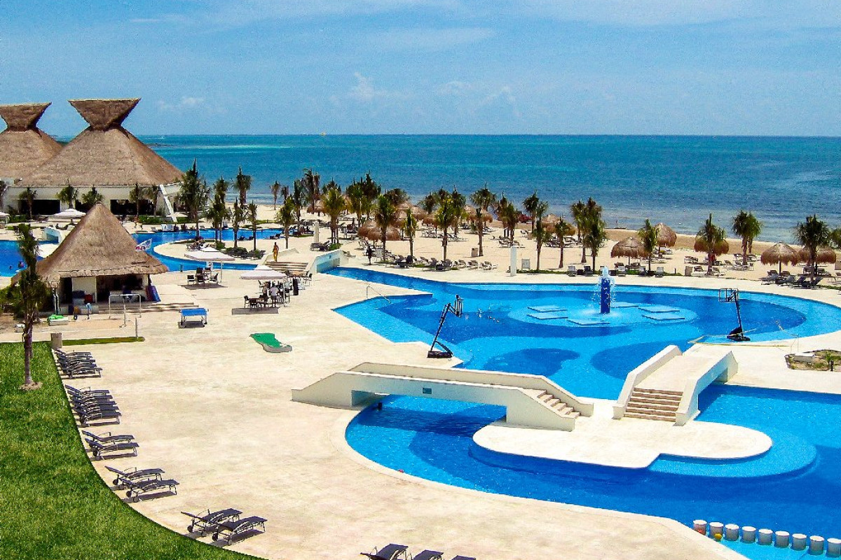 Bluebay Grand Esmeralda