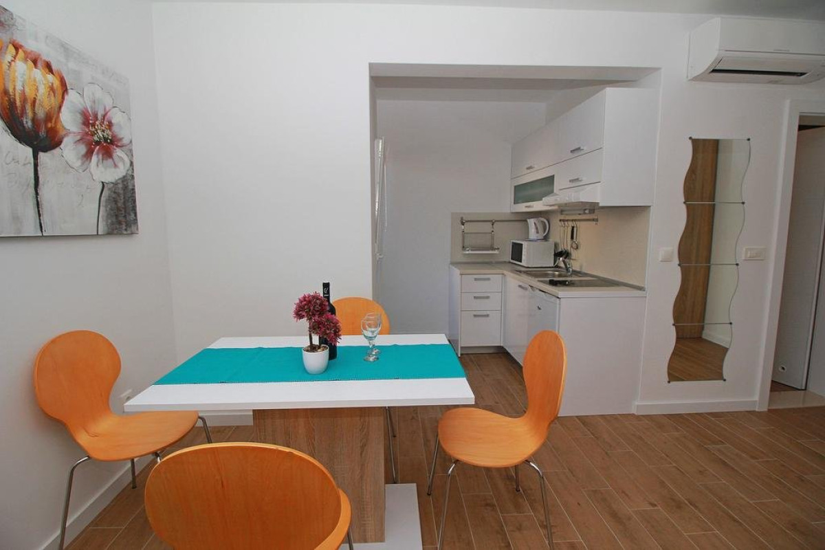 Apartments Stipe (Makarska)