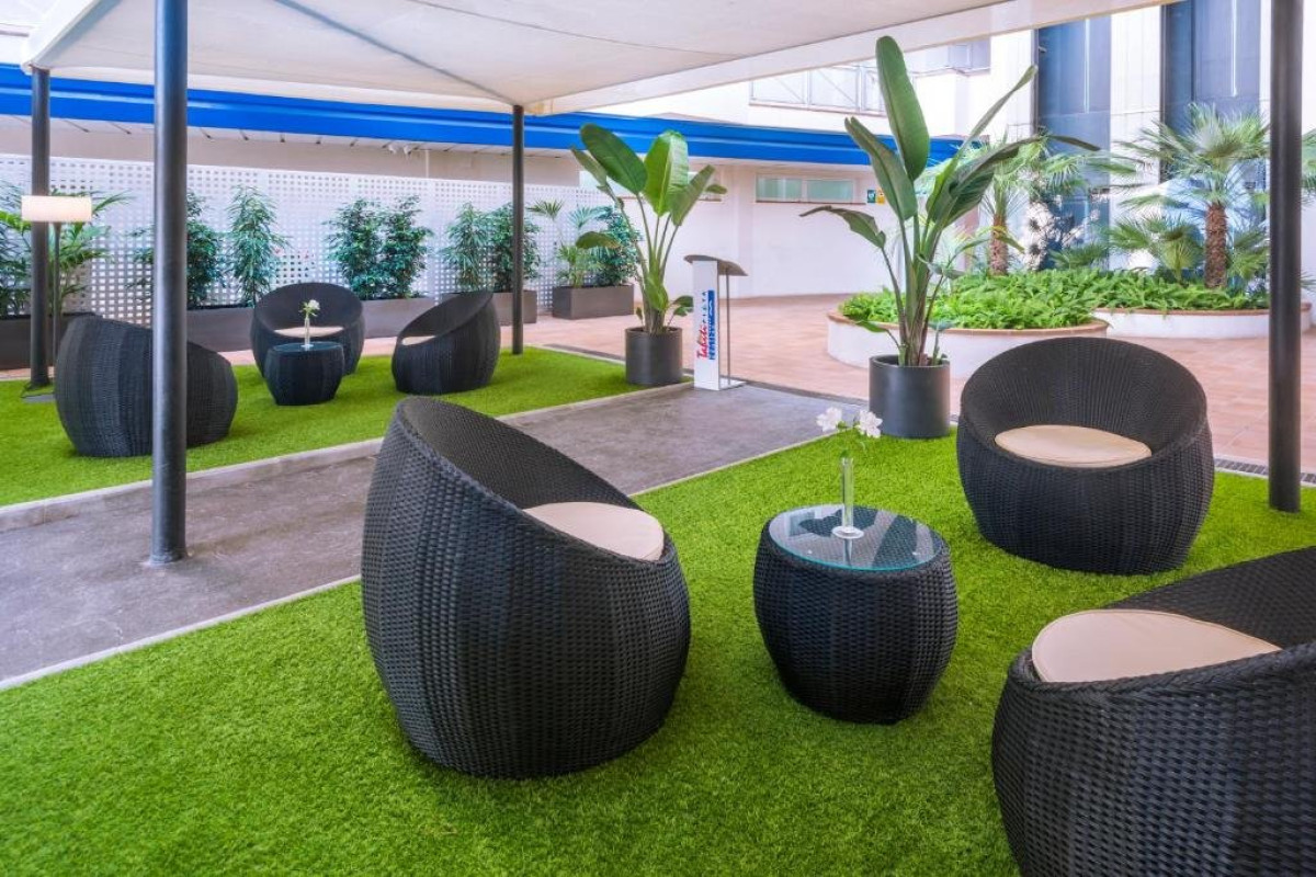 TAHITI PLAYA AND SUITES (Santa Susanna)