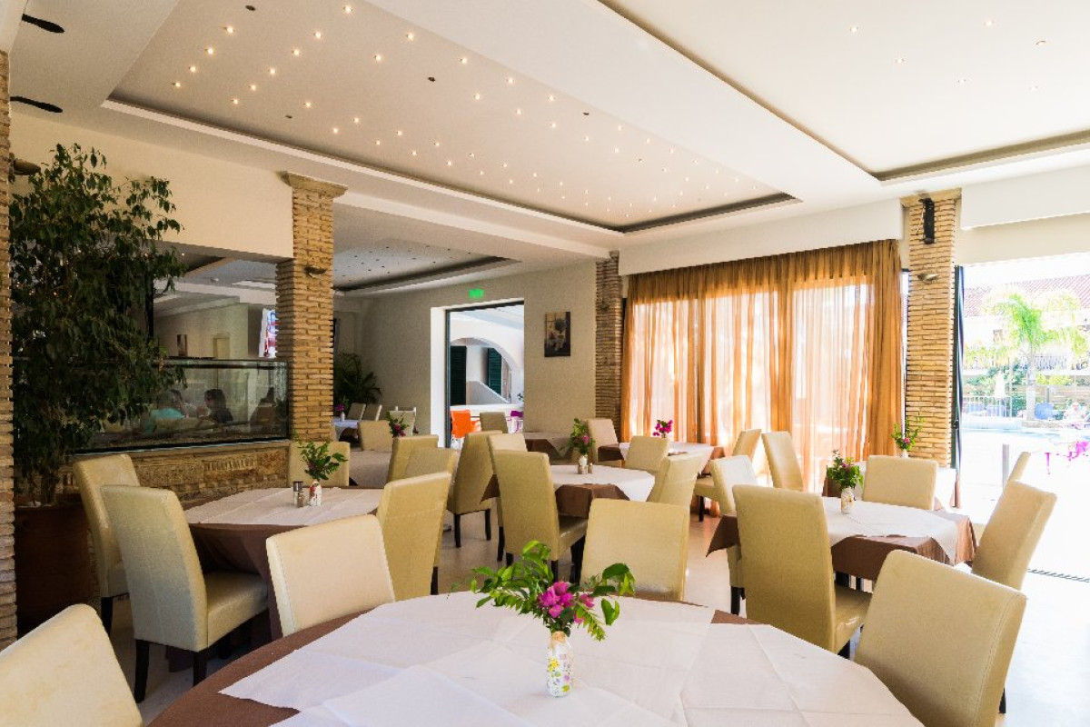 Zante Plaza Hotel and Apartments