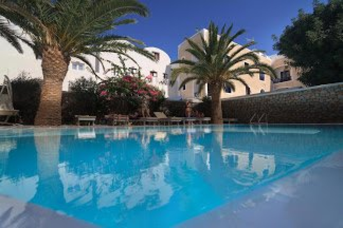 Sellada Beach (Perissa - Santorini)