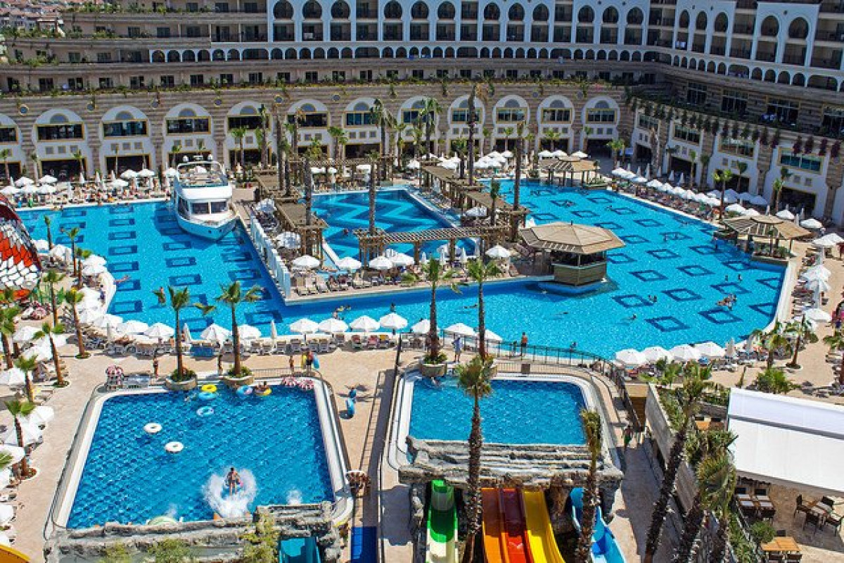 CRYSTAL SUNSET LUXURY RESORT AND SPA