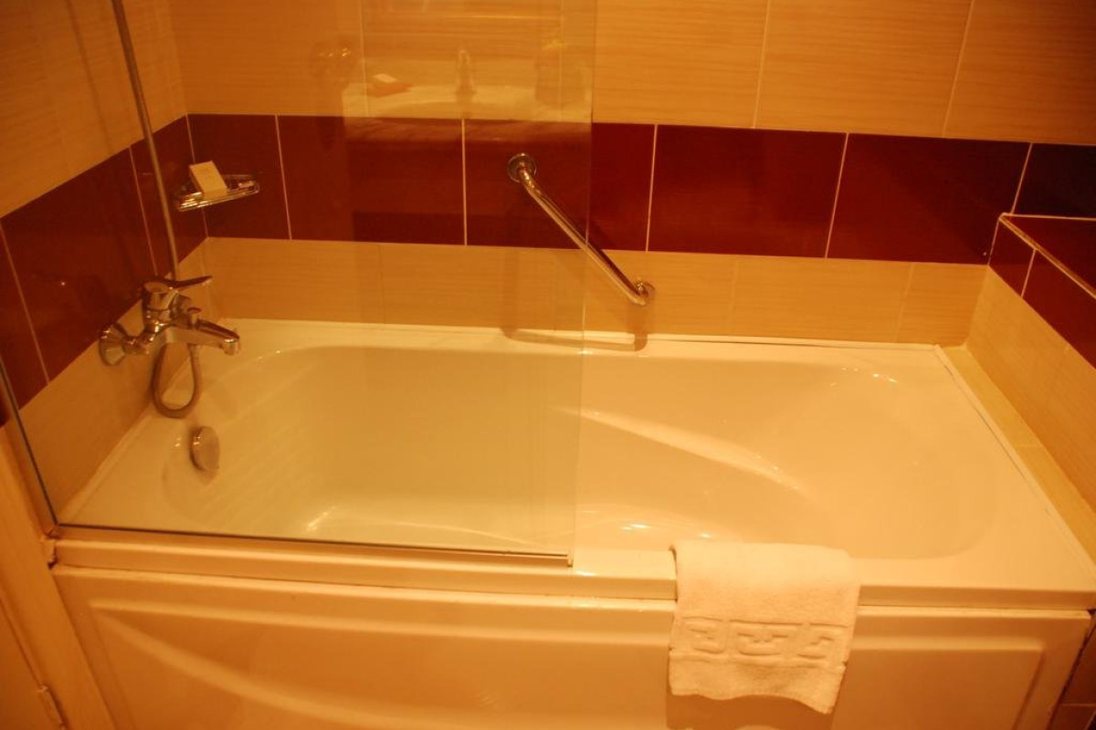 TIA HEIGHTS MAKADI BAY