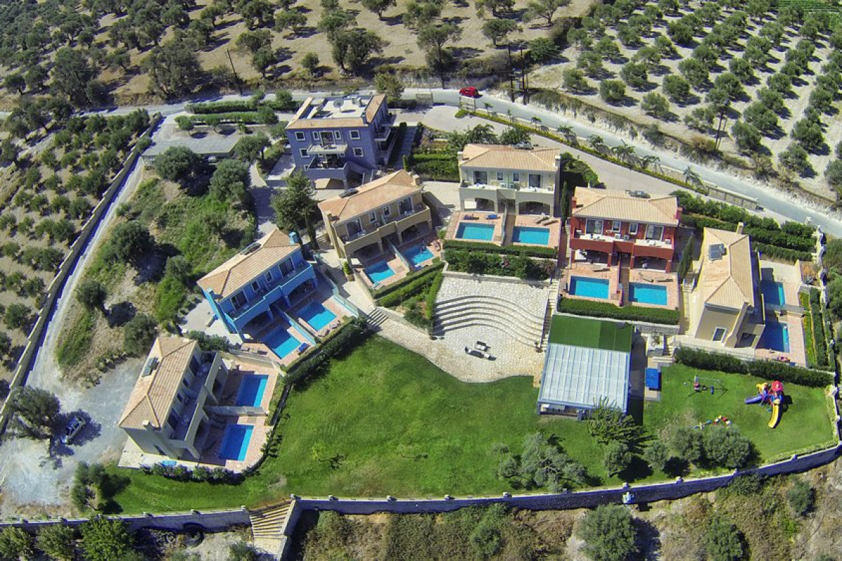 Carme Villas Resort (C)