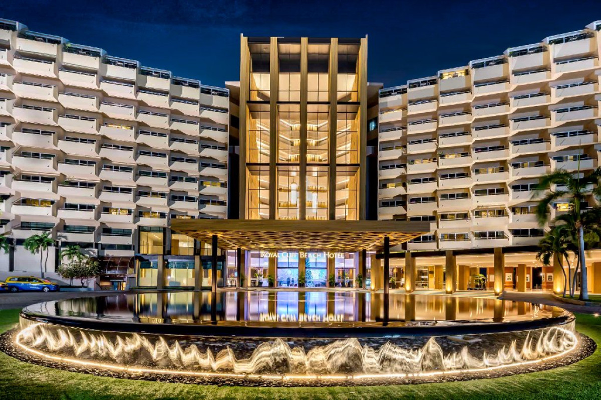 ROYAL CLIFF BEACH HOTEL
