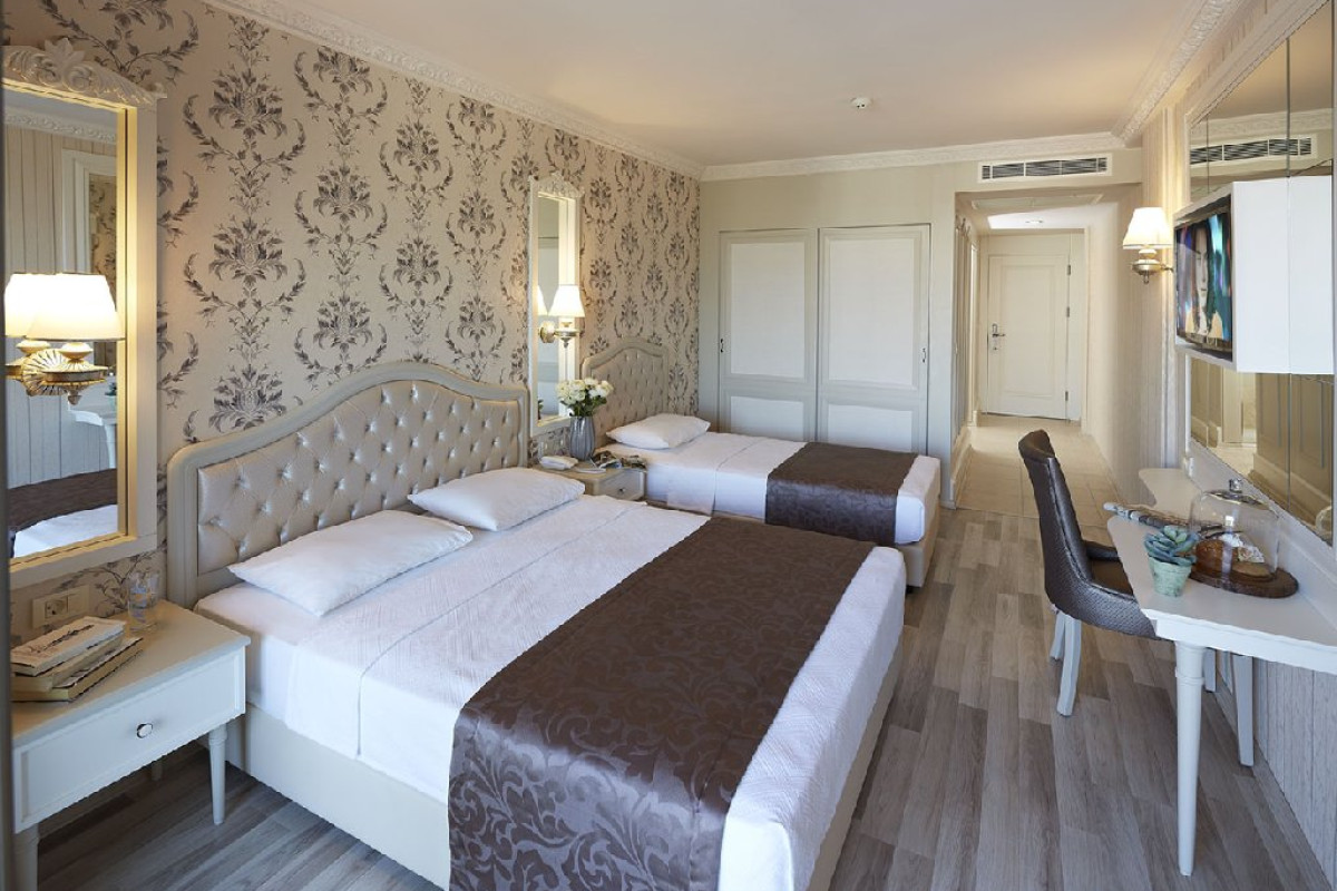 EMRE HOTEL AND BEACH
