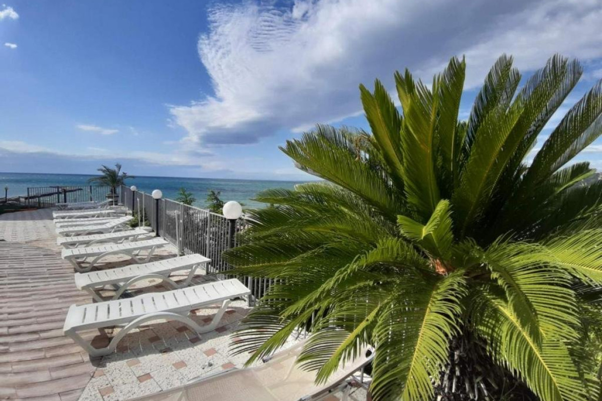 Helios Hotel