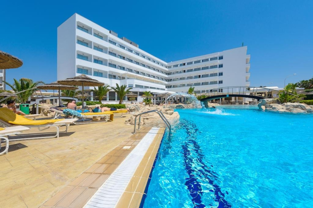 Tasia Maris Beach - ADULTS ONLY (+16)