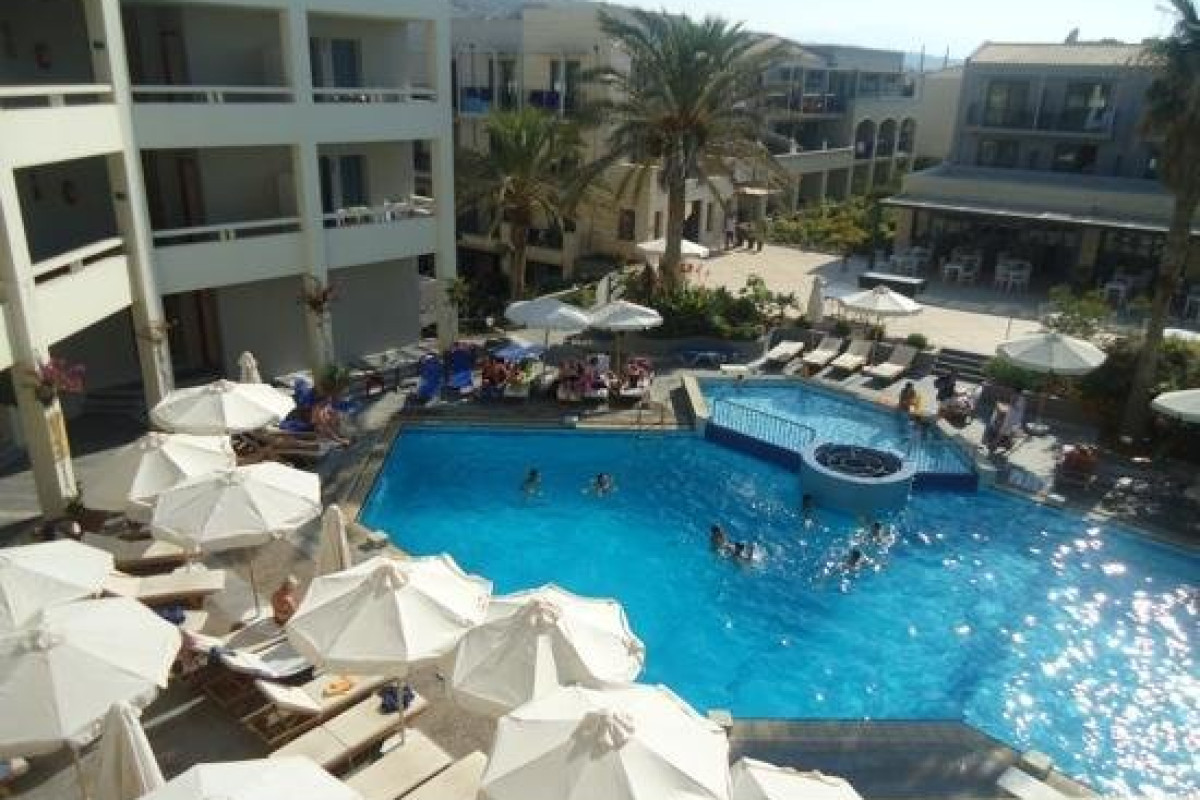 Pearl Beach Hotel