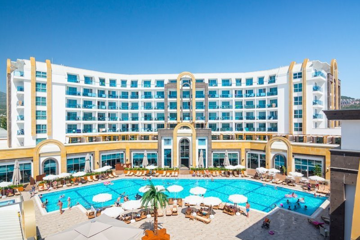 THE LUMOS DELUXE RESORT HOTEL SPA