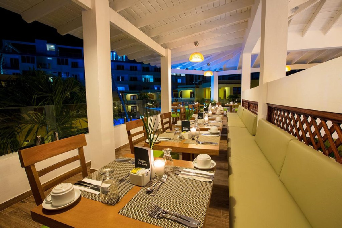 WHALA! BAVARO