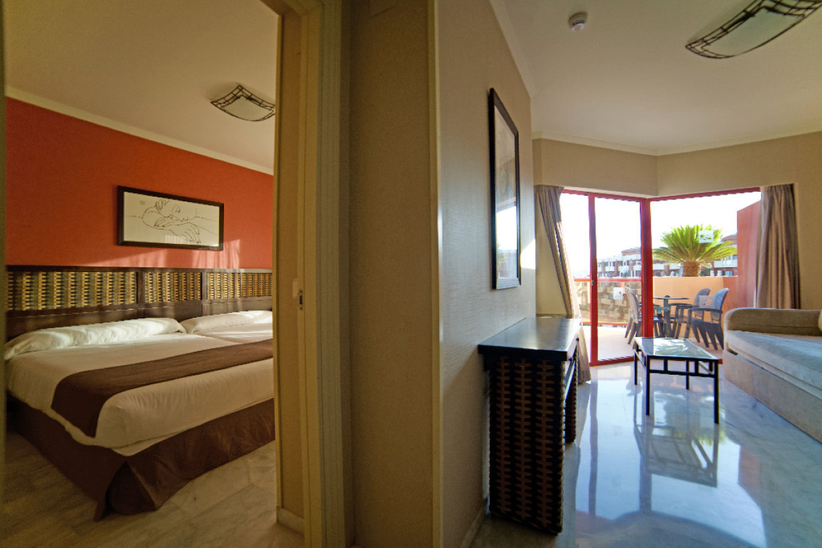 HOLIDAY WORLD VILLAGE HOTEL
