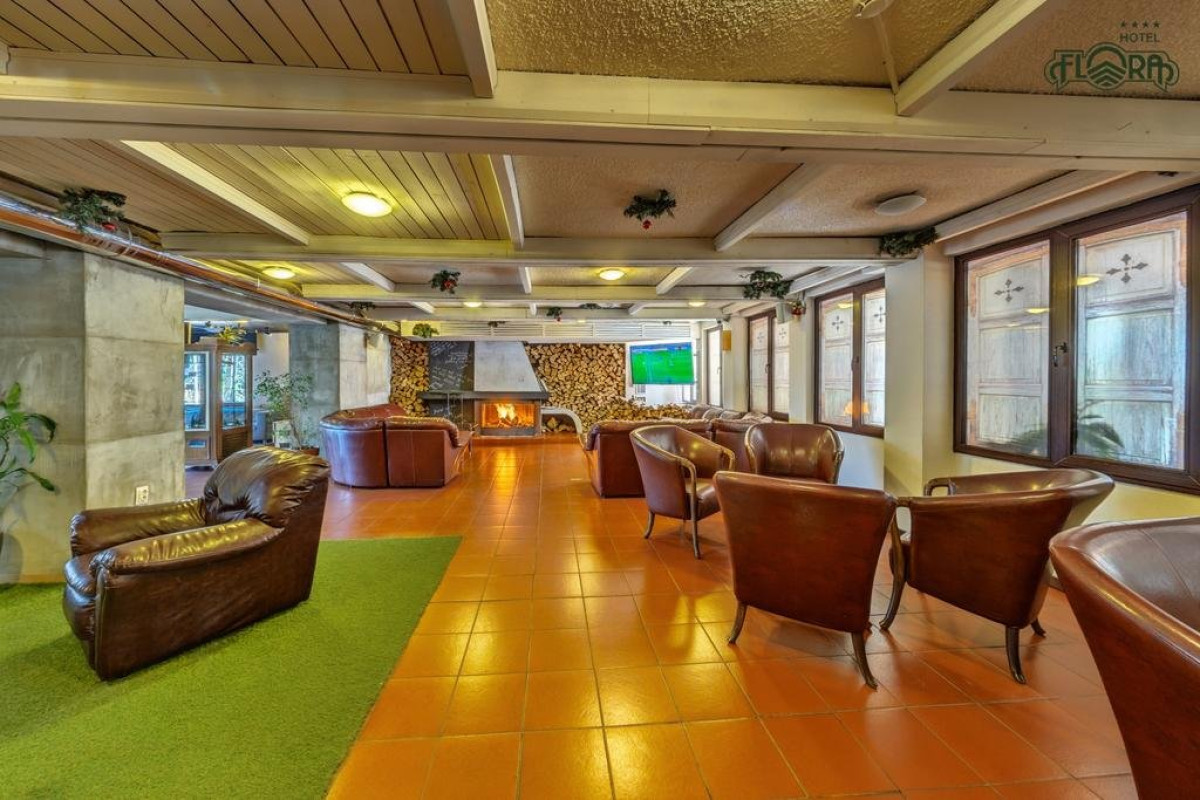 FLORA APARTMENTS