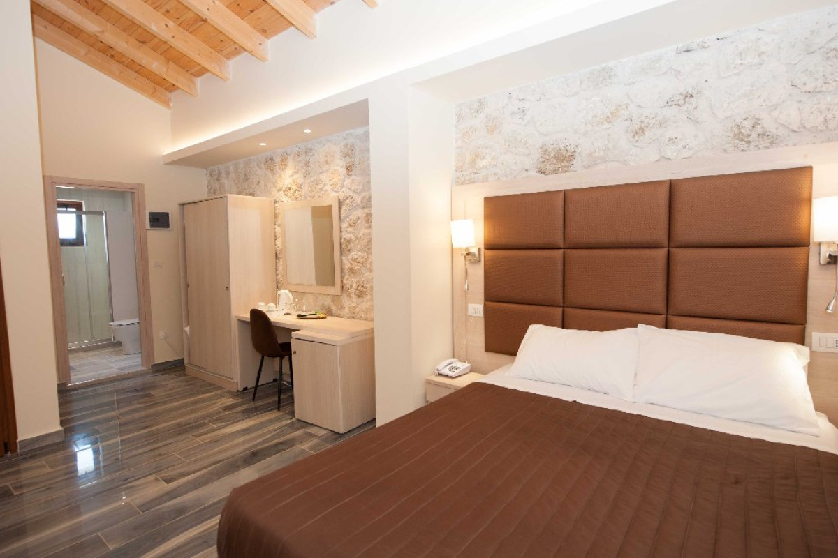 PORTO DEMO BOUTIQUE (Adults Only 16+) (Ag. Georgios) (C)