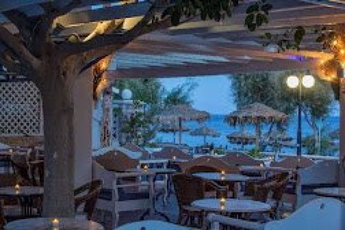 Veggera Hotel (Perissa Santorini)