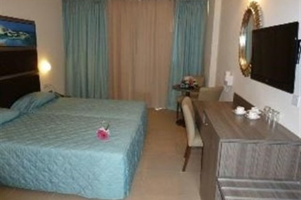 Tofinis Hotel