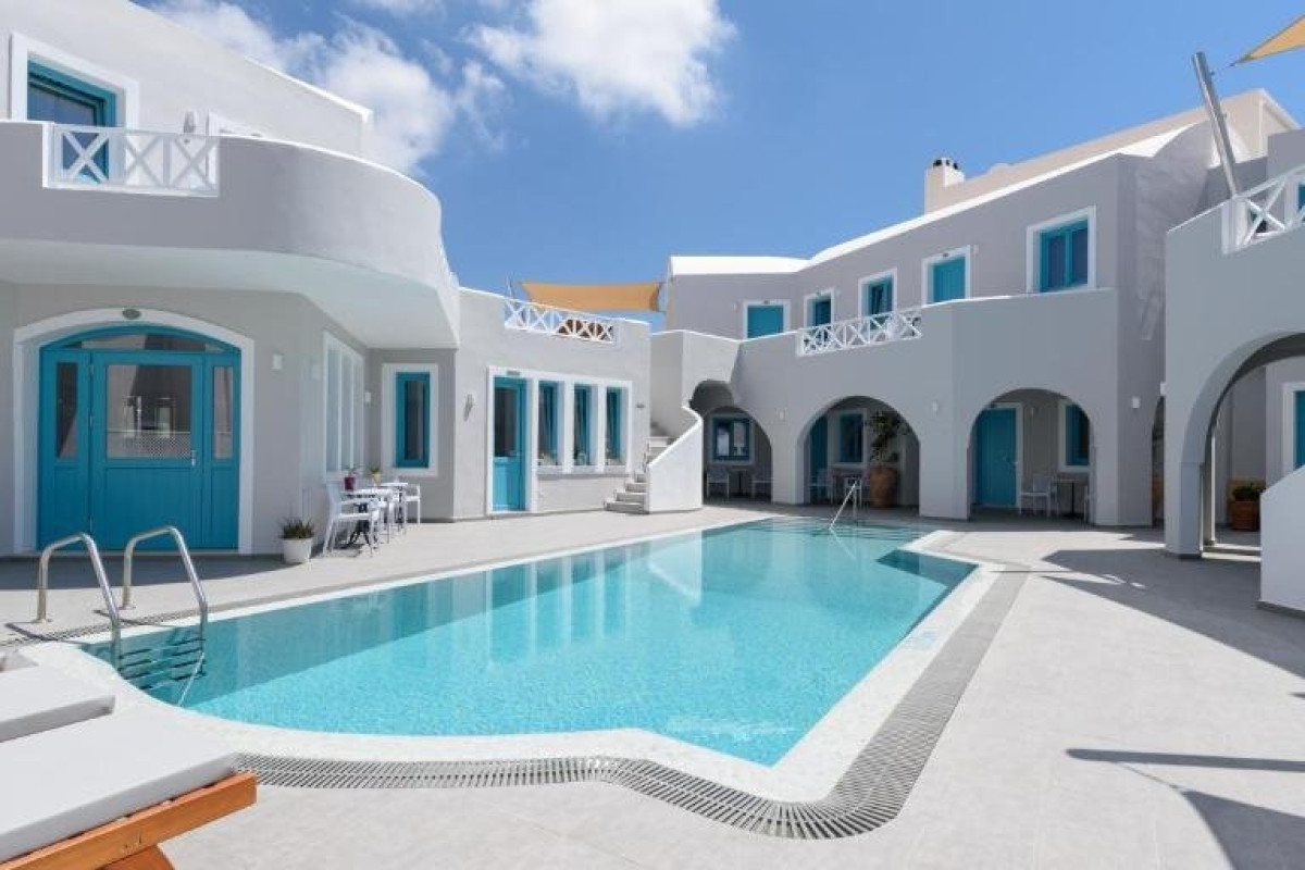 Nikolas (Karterados - Santorini)