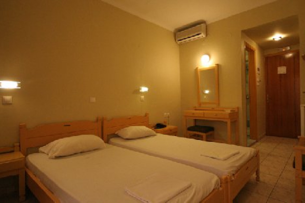 Zephyros Hotel