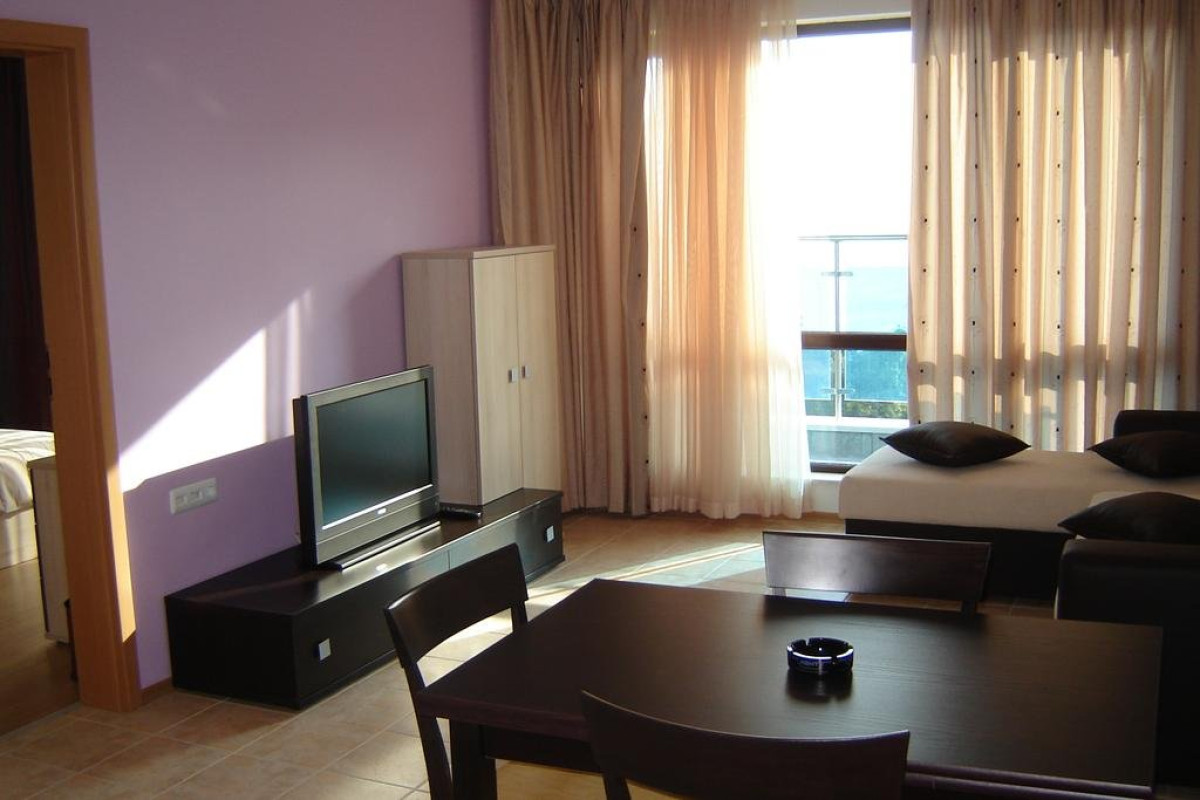 Royal Cove ApartHotel