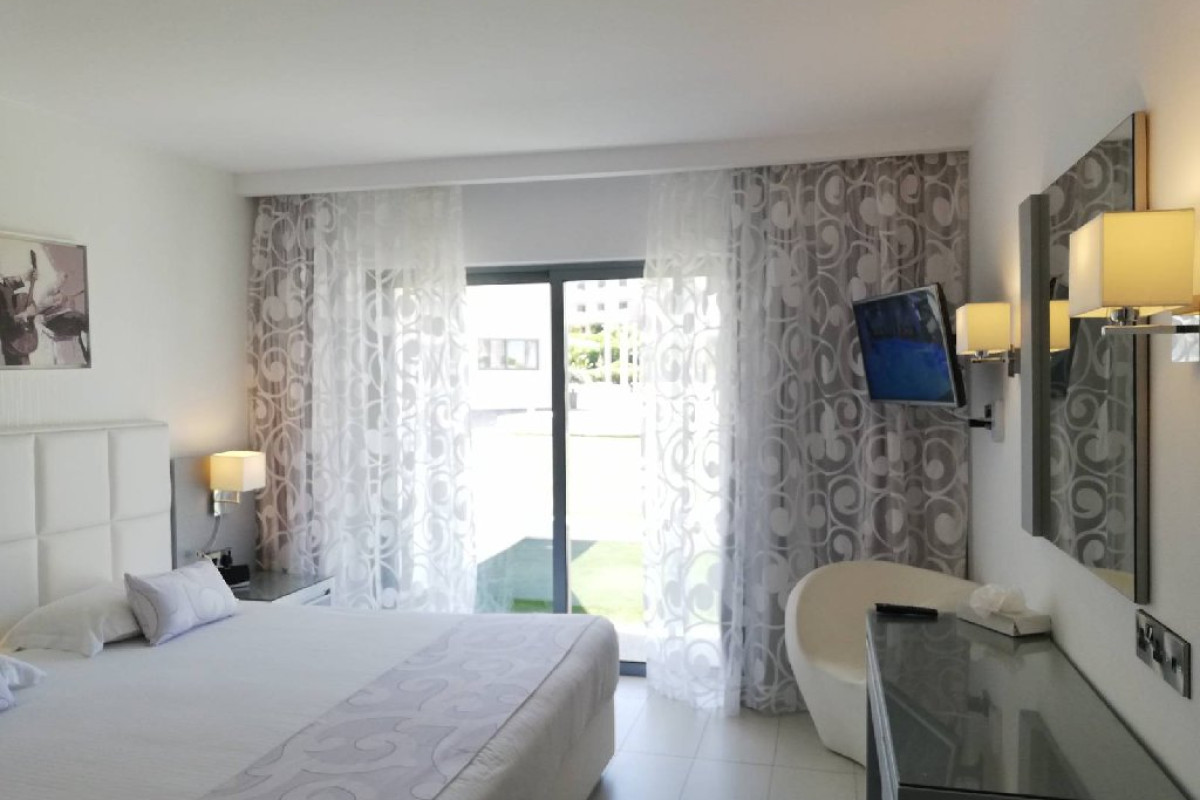 ST GEORGE HOTEL