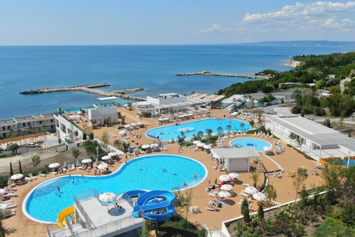 WHITE LAGOON  RESORT