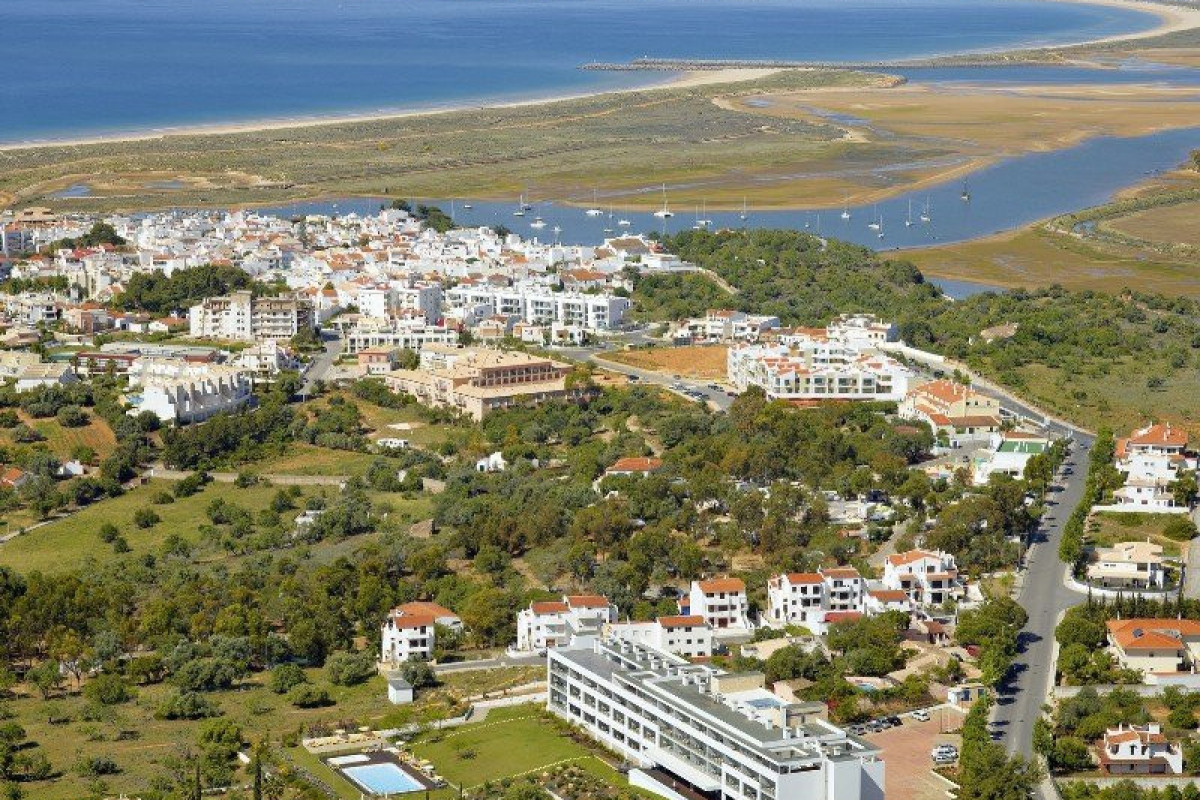 Luna Alvor Village