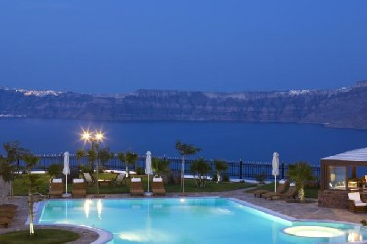 MAISON DES LYS LUXURY SUITES