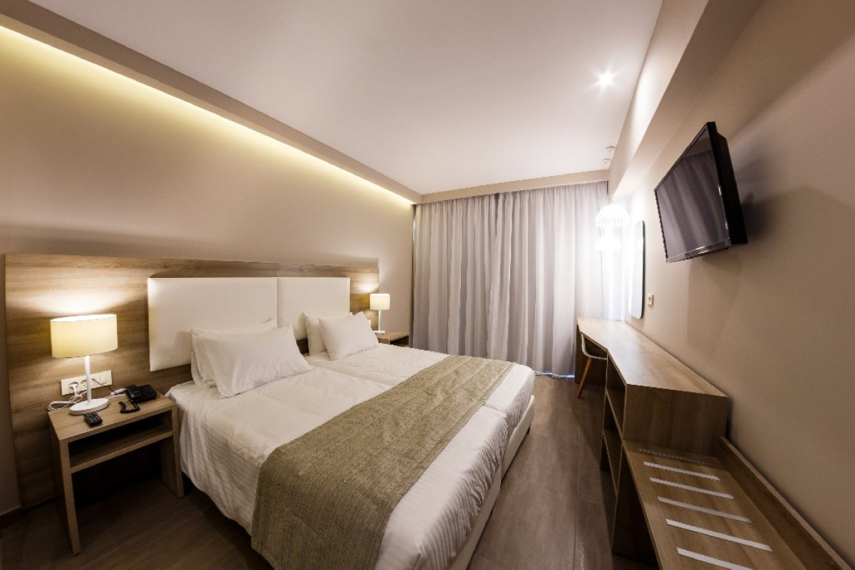 Porto Planos Beach Hotel