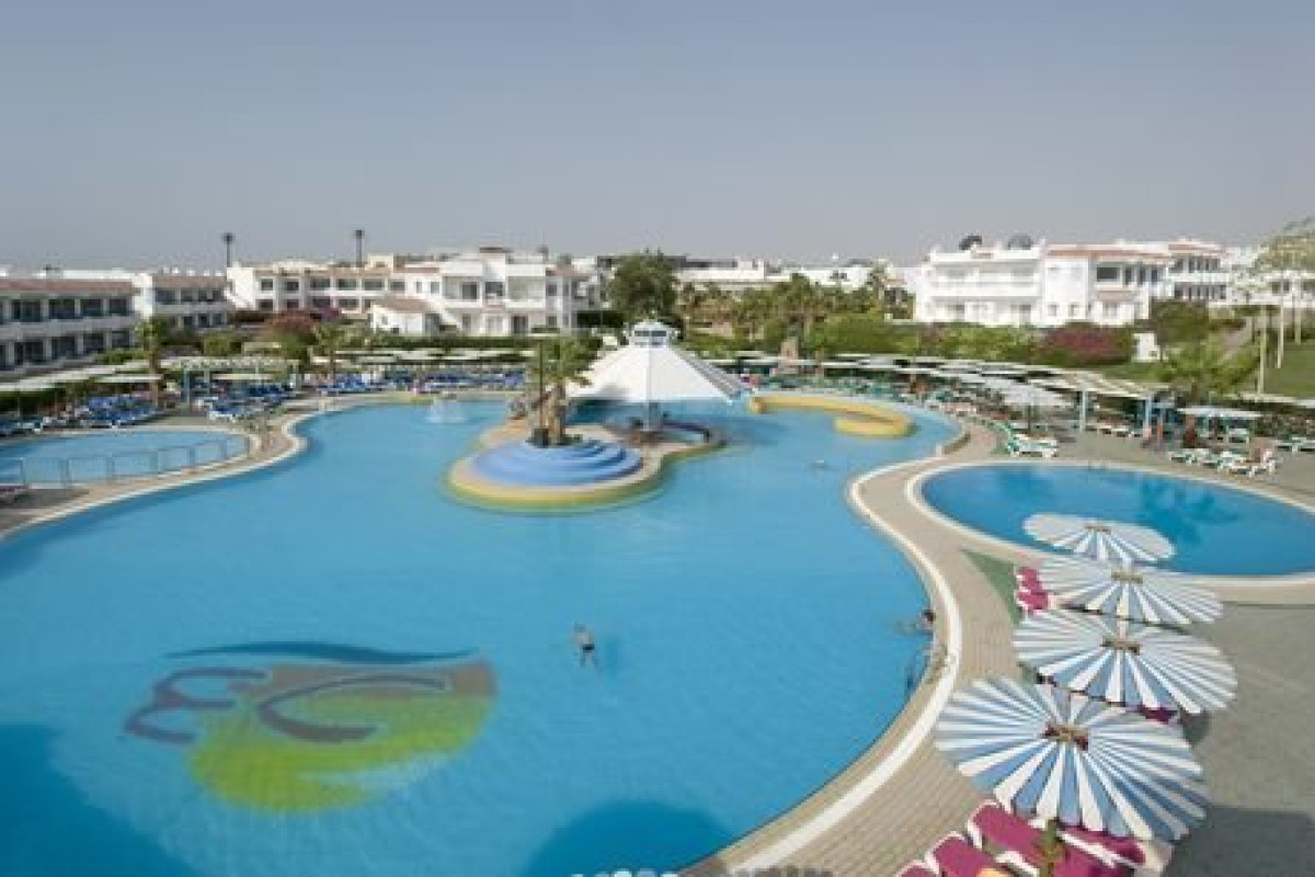 DREAMS BEACH RESORT