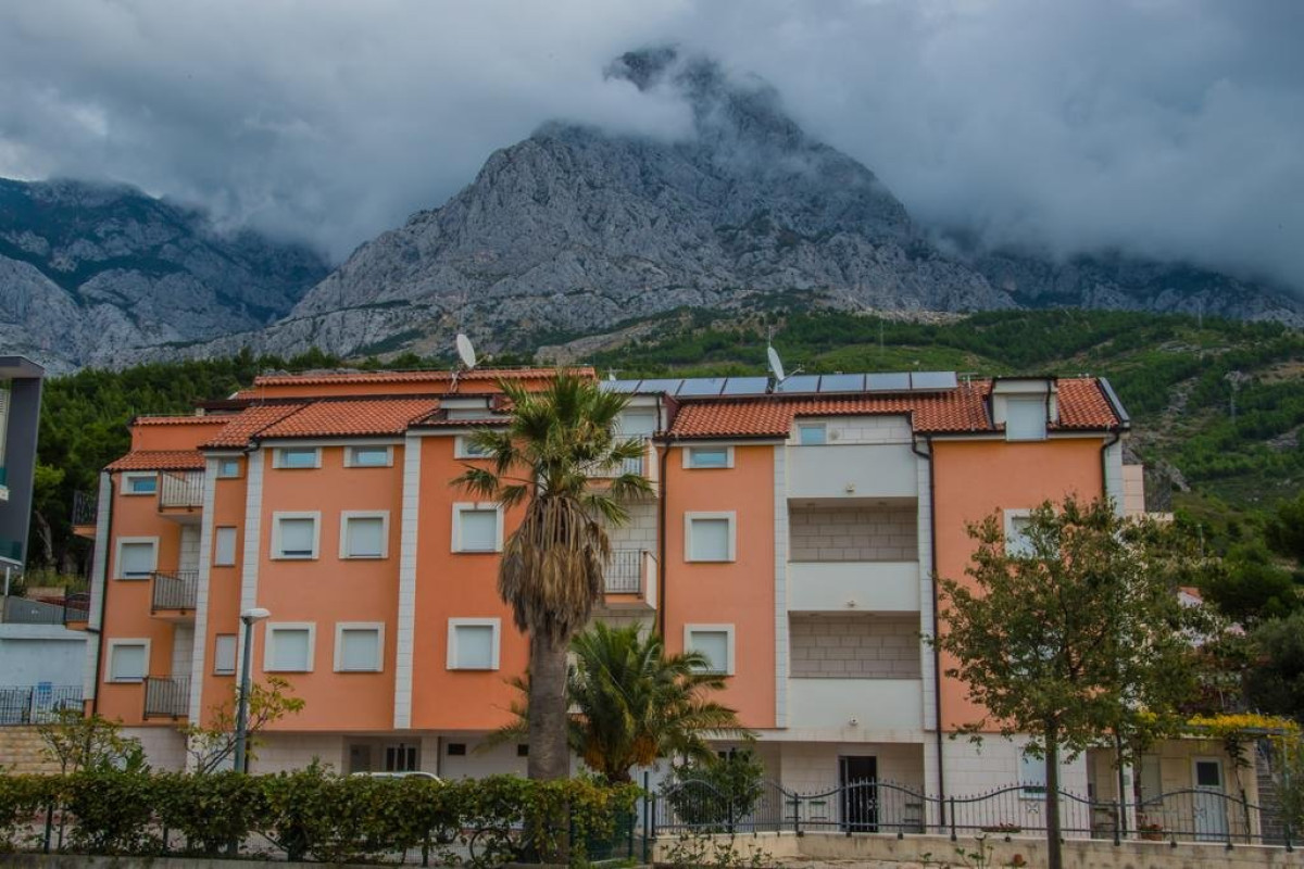 Apartments Nina (Promajna)