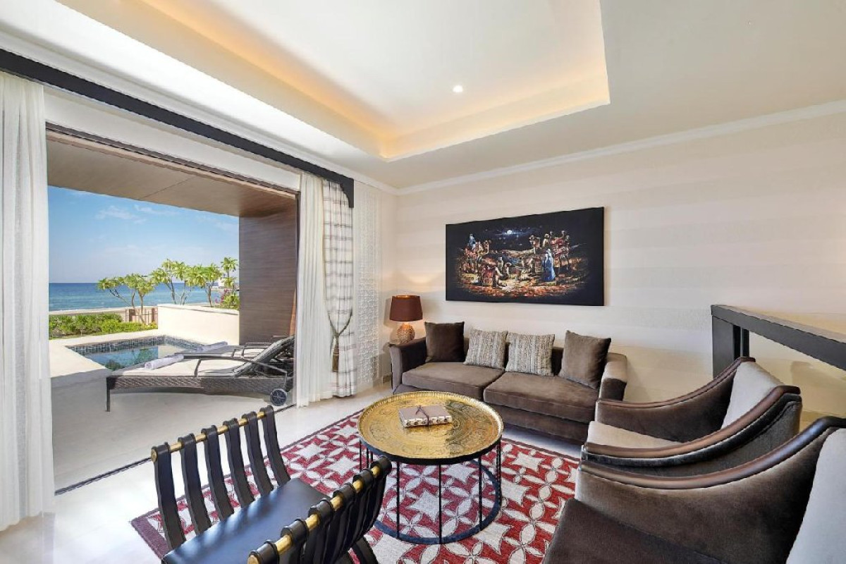 Al Manara Luxury Hotel