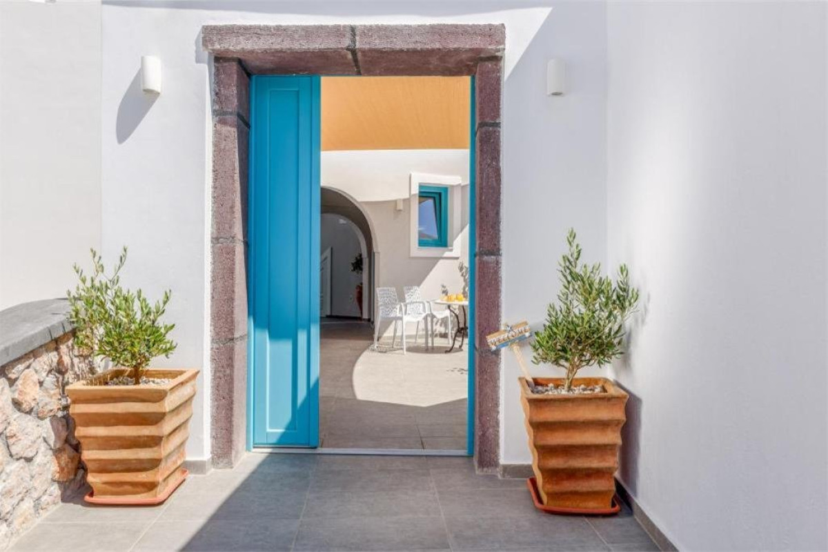 Nikolas (Karterados - Santorini)