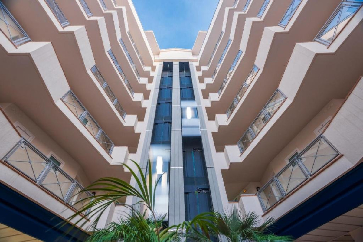 TAHITI PLAYA AND SUITES (Santa Susanna)