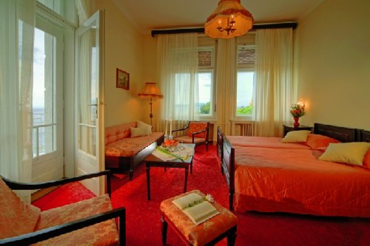 Hotel Bristrol (Lovran)