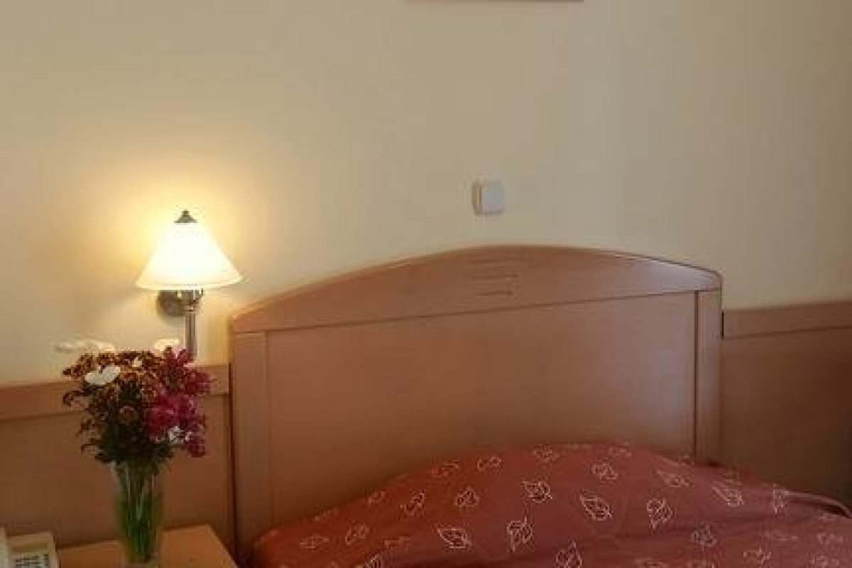 Tolo Hotel (Tolo)